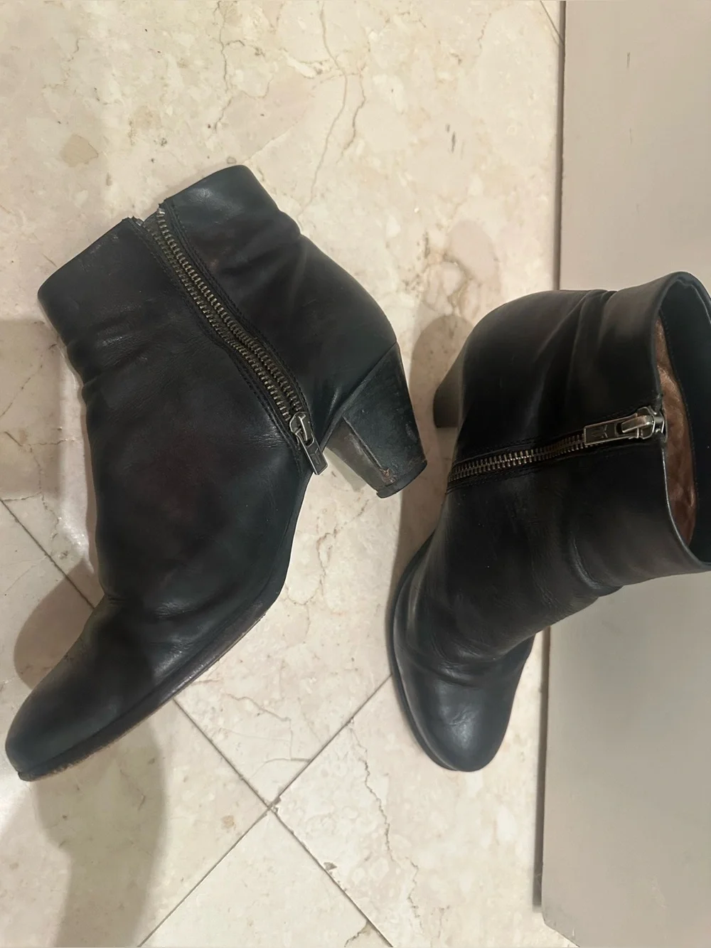 FRYE Phoebe Bootie Women's Side Zipper, Black Leather Ankle Boot Size 7.5